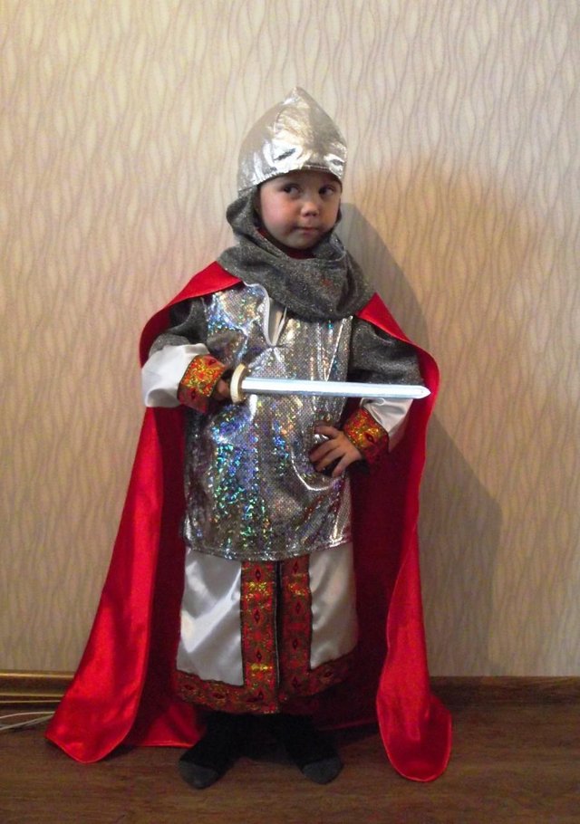 Как сделать костюм богатыря для мальчика своими руками